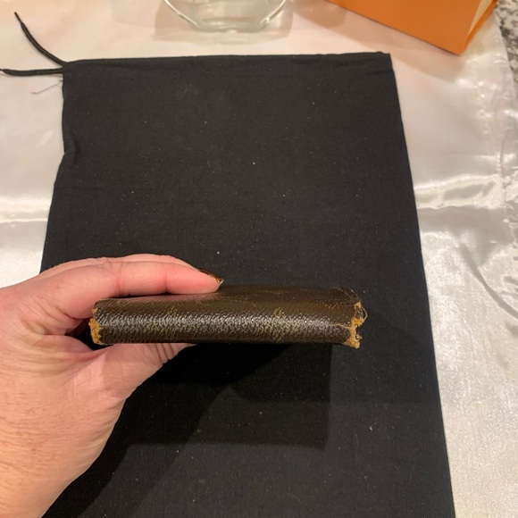 Louis Vuitton bifold monogram wallet - Picture 12 of 15